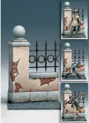 Half gateway with balustrade