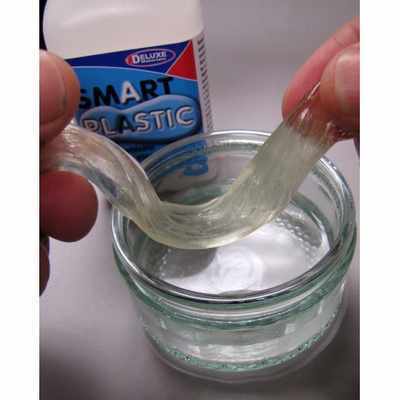 Smart Plastic - Heat mouldable modelling plastic. Melt & then mould in your hand.
