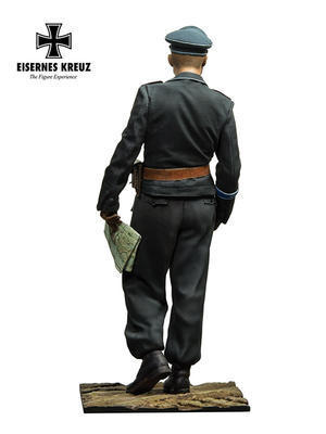 Herman Goring Panzer Leutnant, 1943