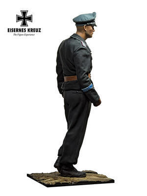 Herman Goring Panzer Leutnant, 1943