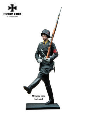 Soldat im Stechschritt LAH, 1939