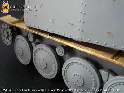 Track Fenders for WW II German Pz.Kpfw.38(t) Ausf.G & Sd.Kfz.138/1 Ausf.H Grille