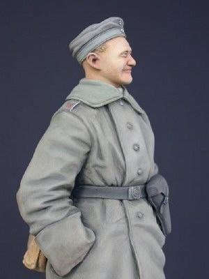Machine Gunner, Western Front 1917/18 with Trench Section