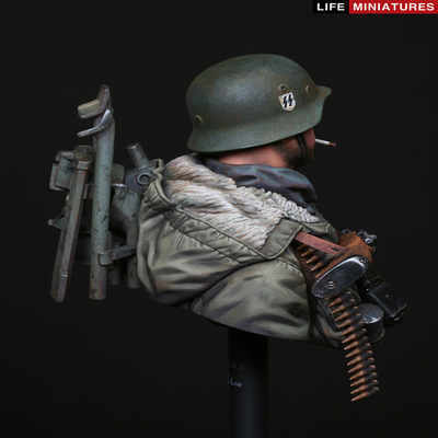 MG42 Tripod Carrier, Totenkopf Division, Kharkov 1943