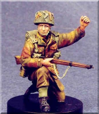 Para kneeling with rifle