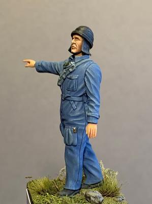 Italian tank man pointing
