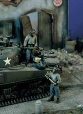 US Tankers WWII Loading Ammo