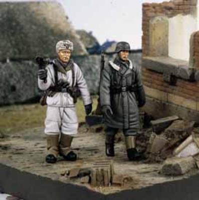 On the March Russia WWII (2 figures)