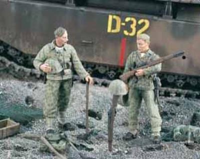 Shallow Grave Marines WWII (2 figures)