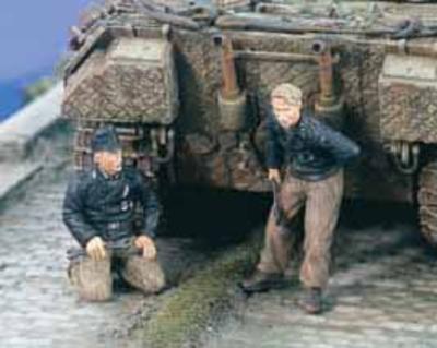 German Panzer Mecanics