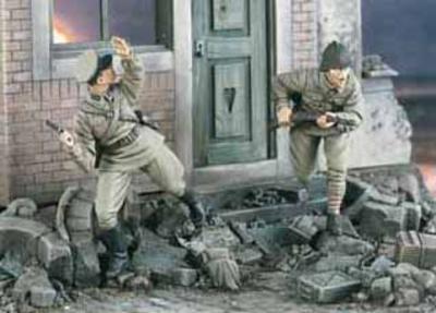 Soviet Infantry WWII Charge ! (2 figures)