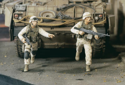 US Iraq Running (2 figures)