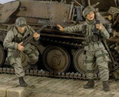US Paras WWII At Battle (2 figures)