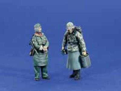 Germans Cold/Wet Dress WWII (2 figures)